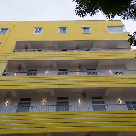 Yellow Bells Studios And Suites Gachibowli Экстерьер фото