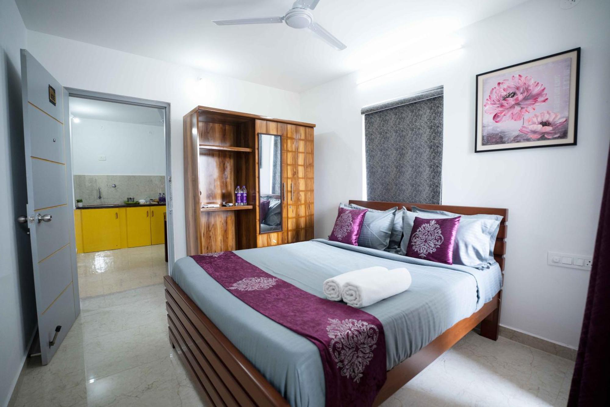 Yellow Bells Studios And Suites Gachibowli Экстерьер фото