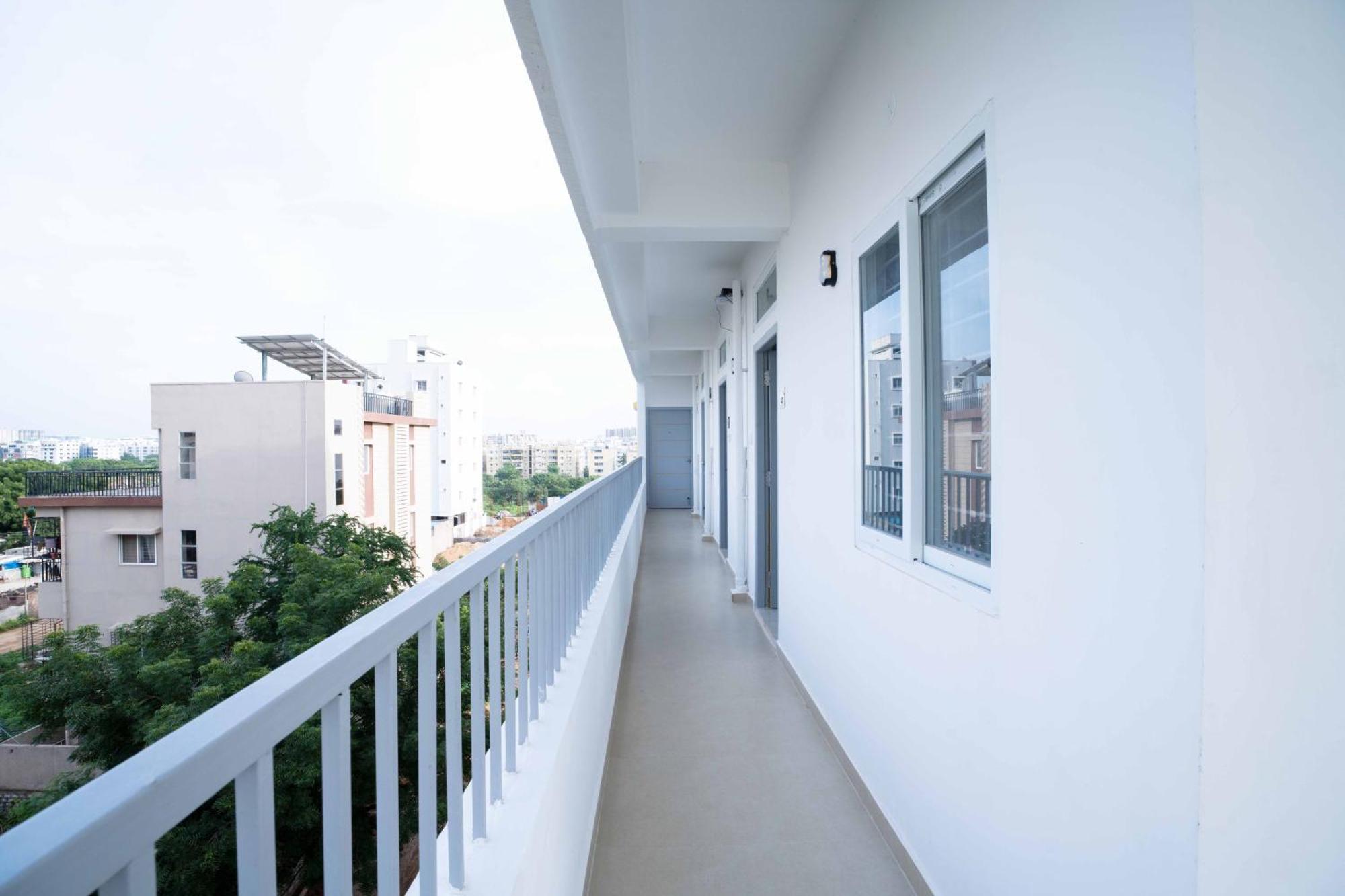 Yellow Bells Studios And Suites Gachibowli Экстерьер фото