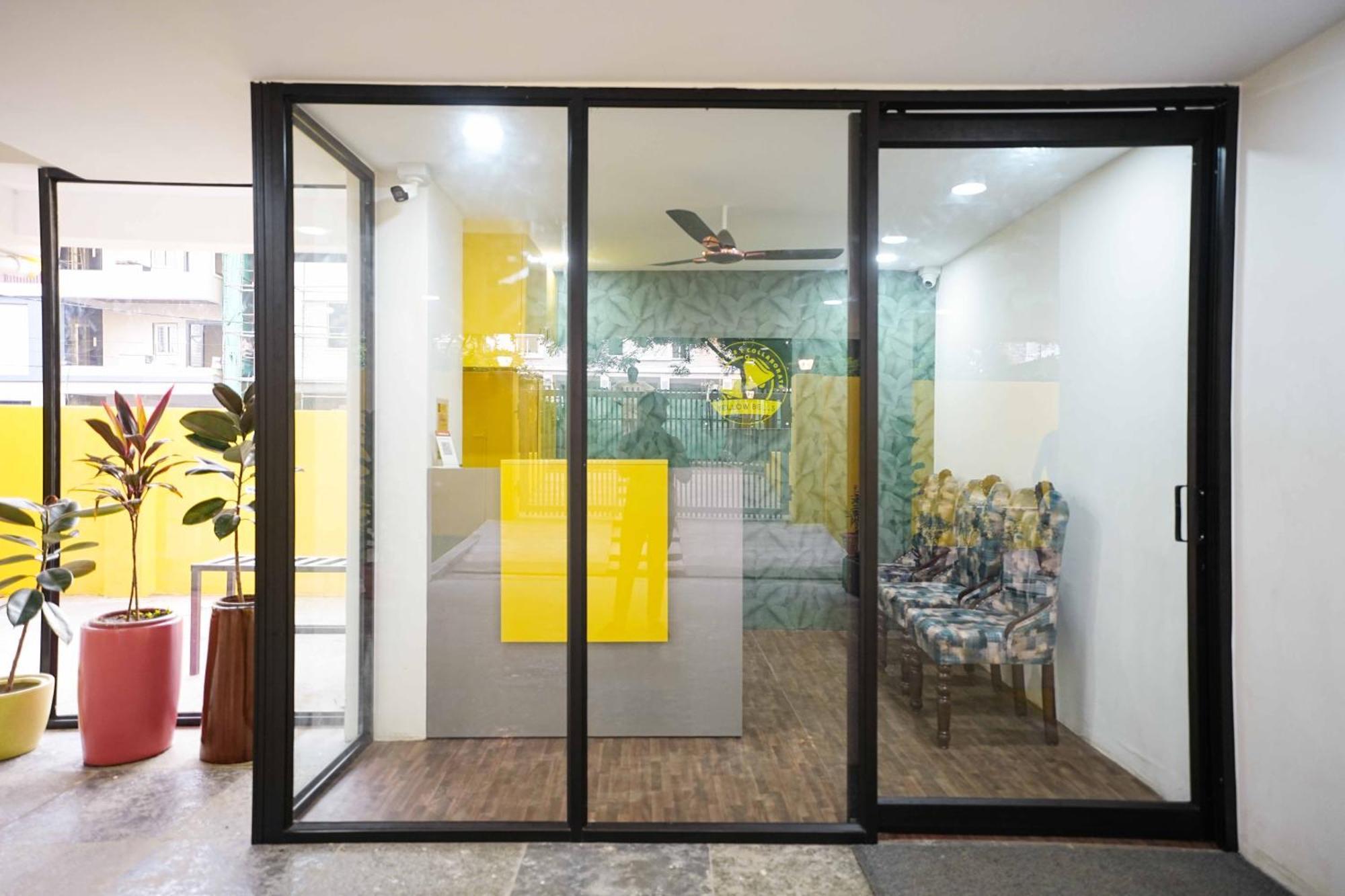 Yellow Bells Studios And Suites Gachibowli Экстерьер фото
