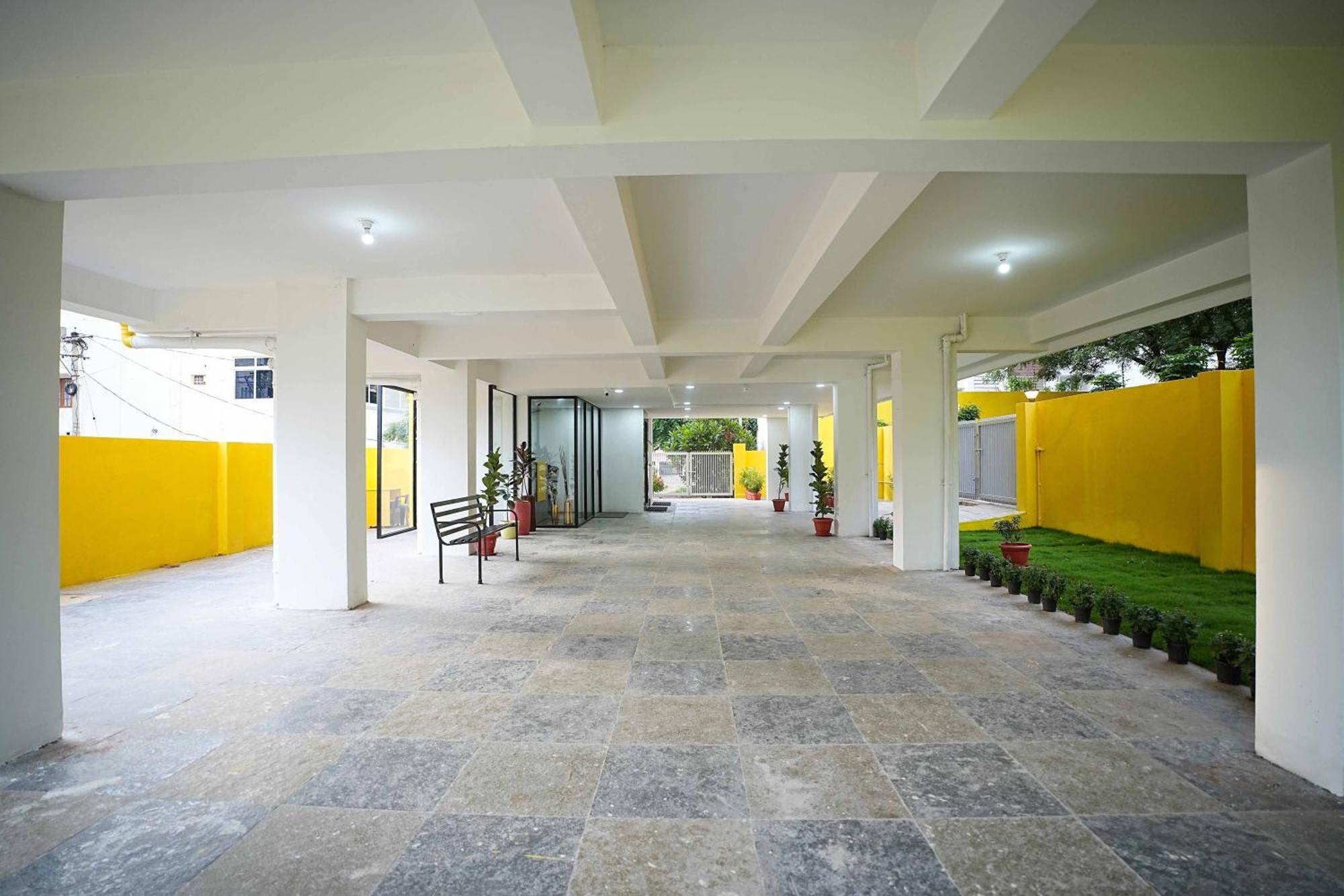 Yellow Bells Studios And Suites Gachibowli Экстерьер фото