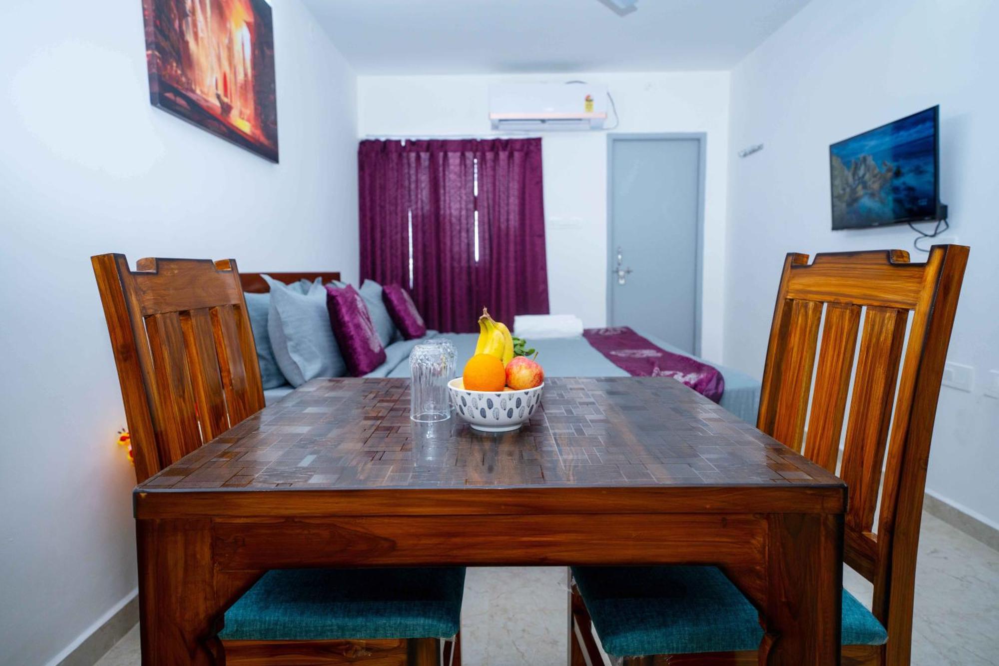 Yellow Bells Studios And Suites Gachibowli Экстерьер фото