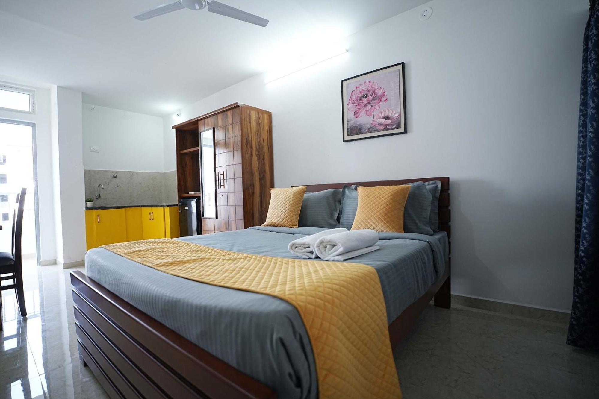 Yellow Bells Studios And Suites Gachibowli Экстерьер фото