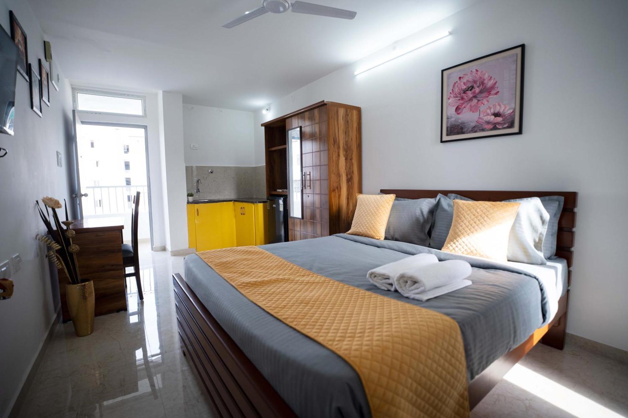 Yellow Bells Studios And Suites Gachibowli Экстерьер фото
