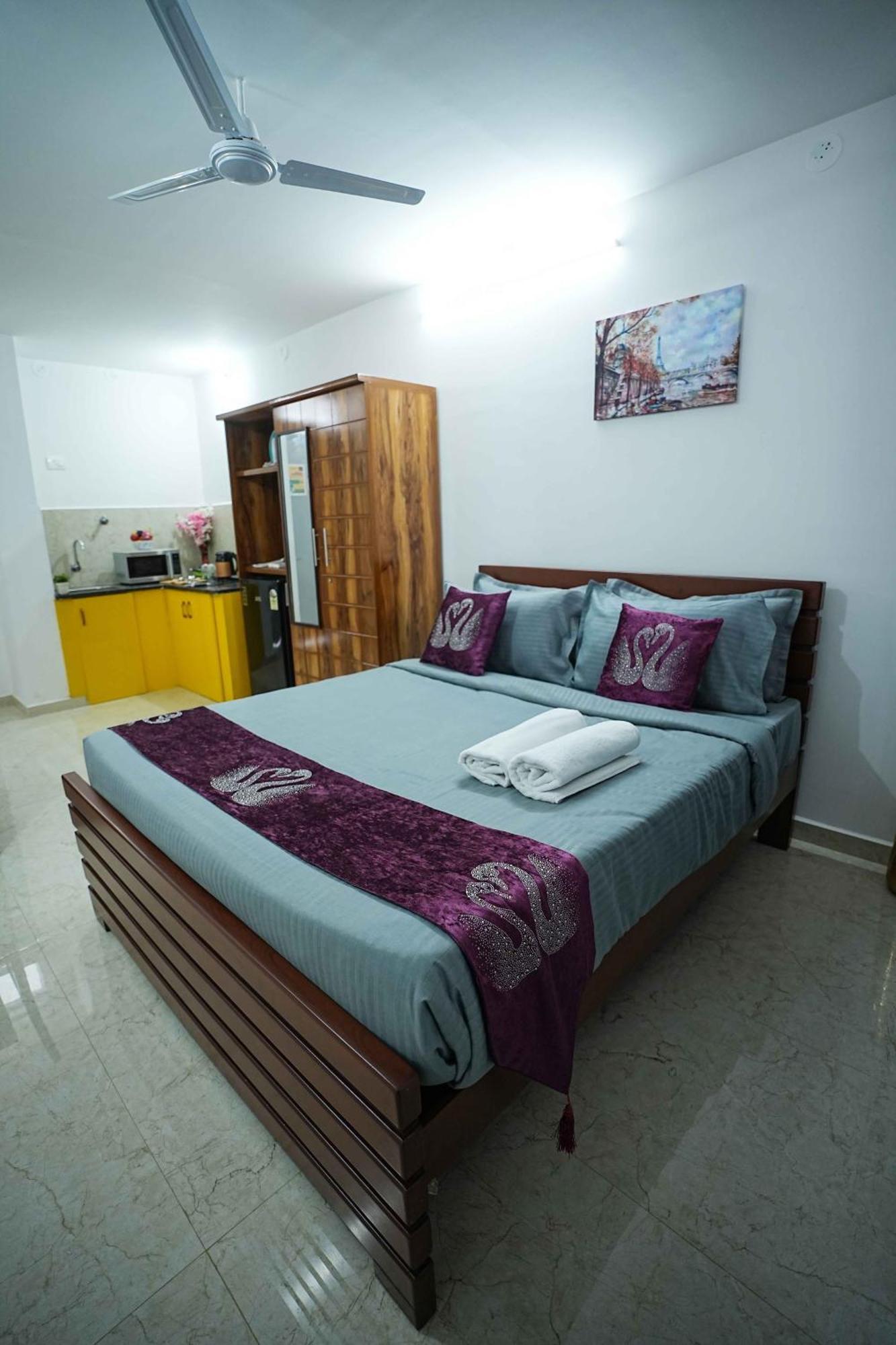 Yellow Bells Studios And Suites Gachibowli Экстерьер фото