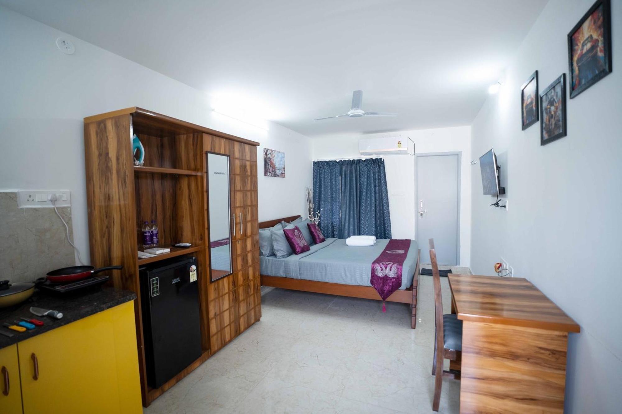 Yellow Bells Studios And Suites Gachibowli Экстерьер фото