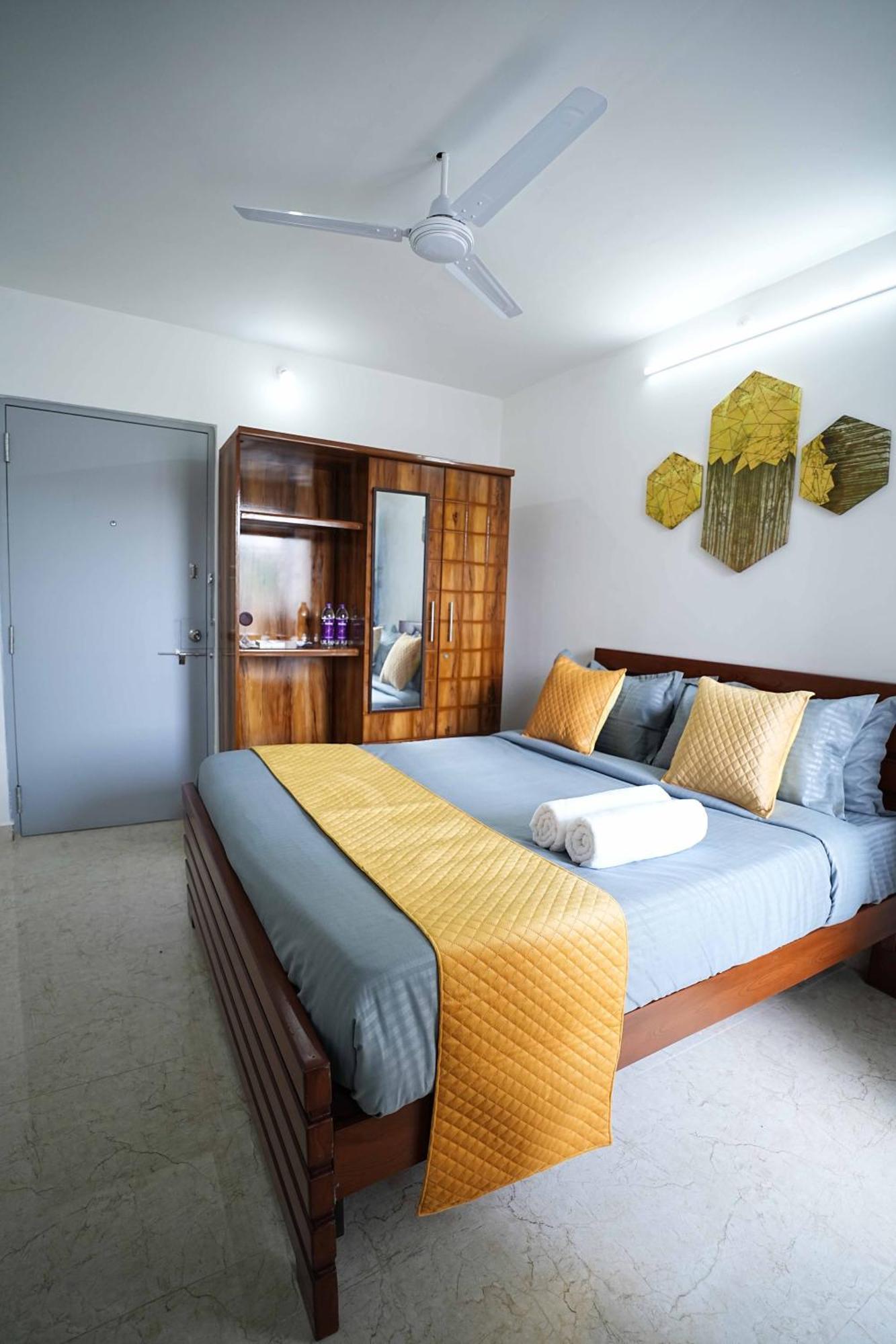 Yellow Bells Studios And Suites Gachibowli Экстерьер фото