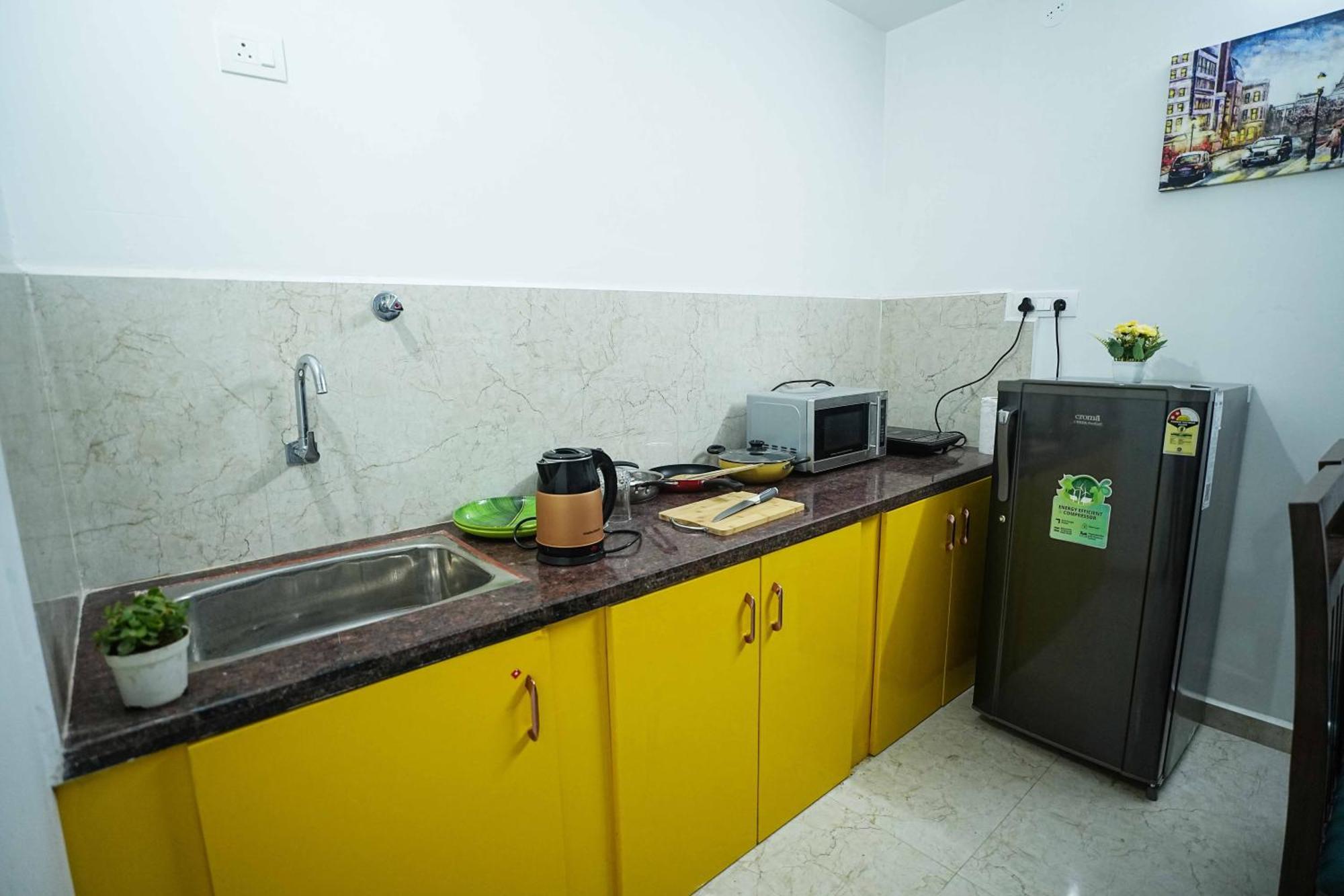 Yellow Bells Studios And Suites Gachibowli Экстерьер фото