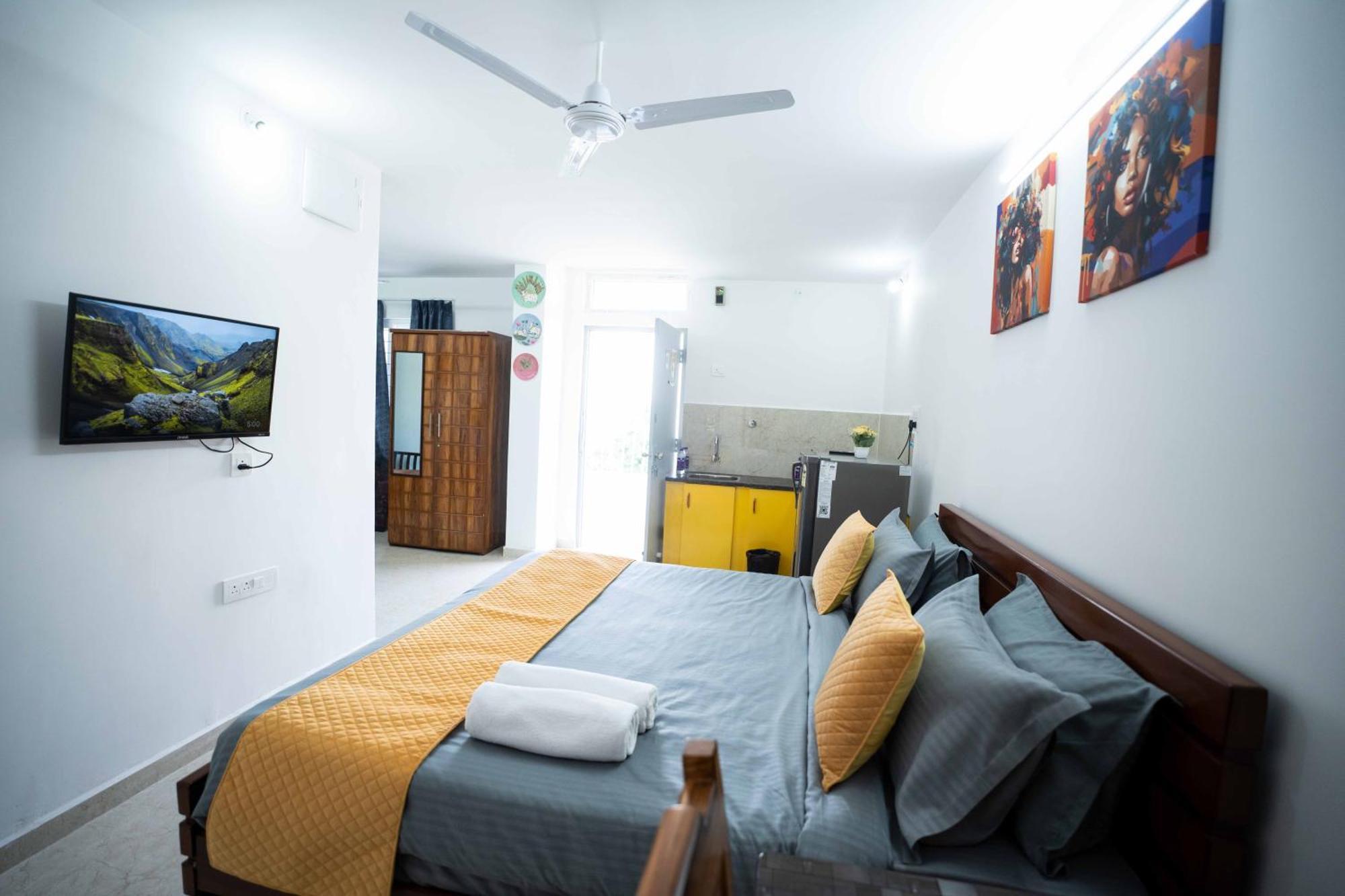 Yellow Bells Studios And Suites Gachibowli Экстерьер фото