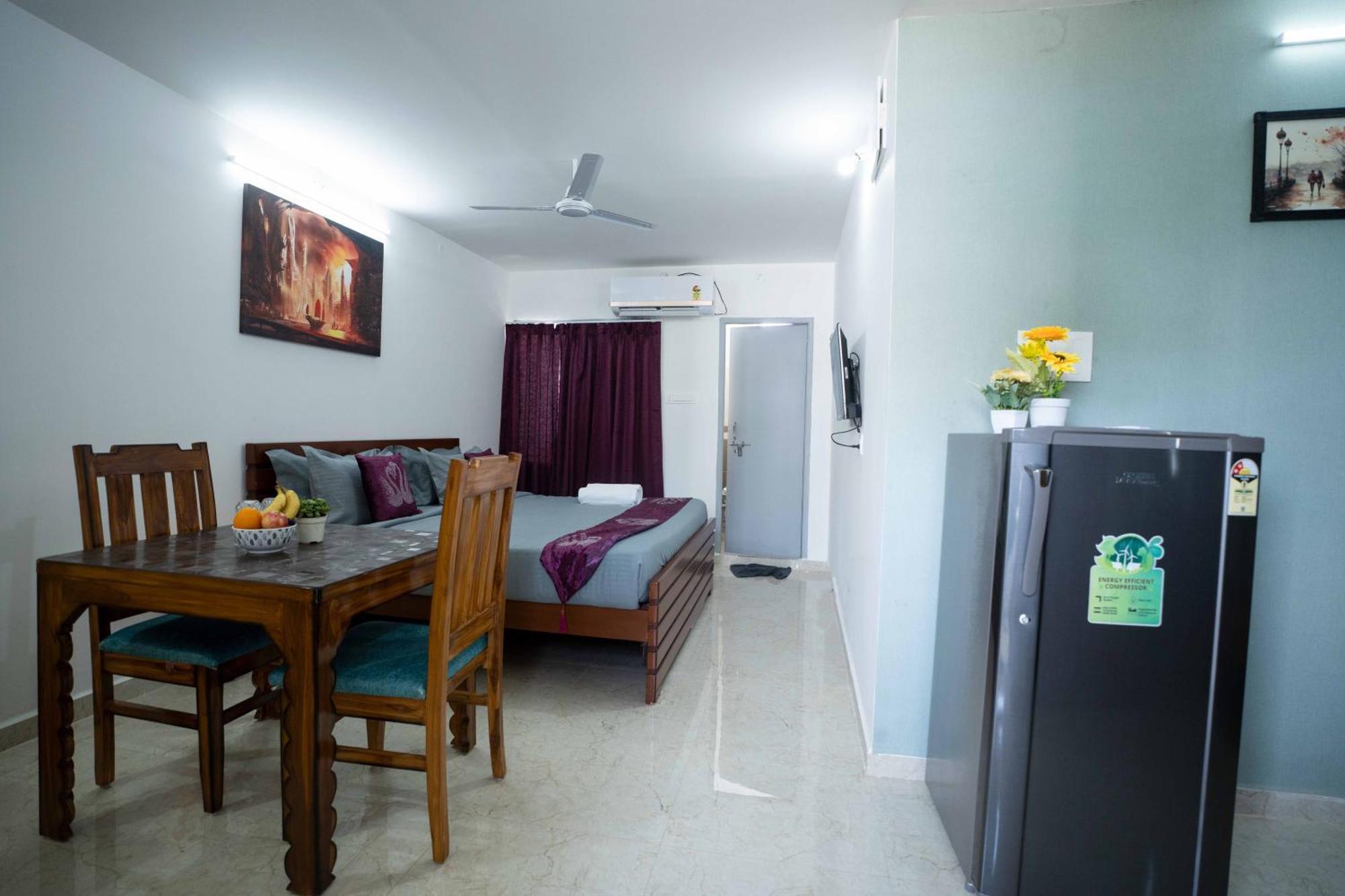 Yellow Bells Studios And Suites Gachibowli Экстерьер фото